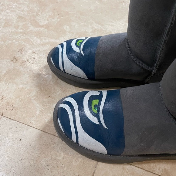 Uggs Custom Seattle Seahawks Boots - Picture 6 of 9